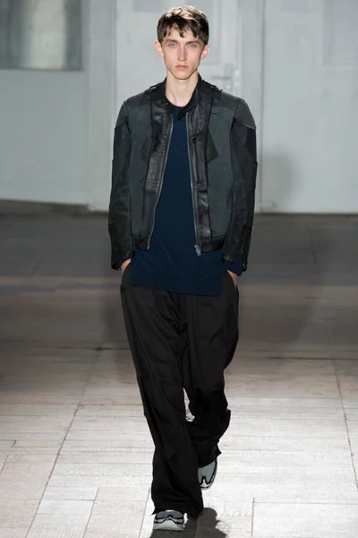 Look 17
